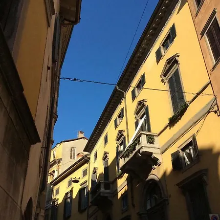 Accademia Deluxe *